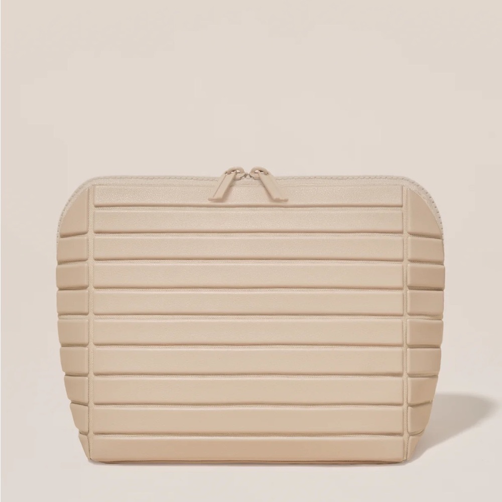 Parallelle The Bisque Traveller Medium NWT